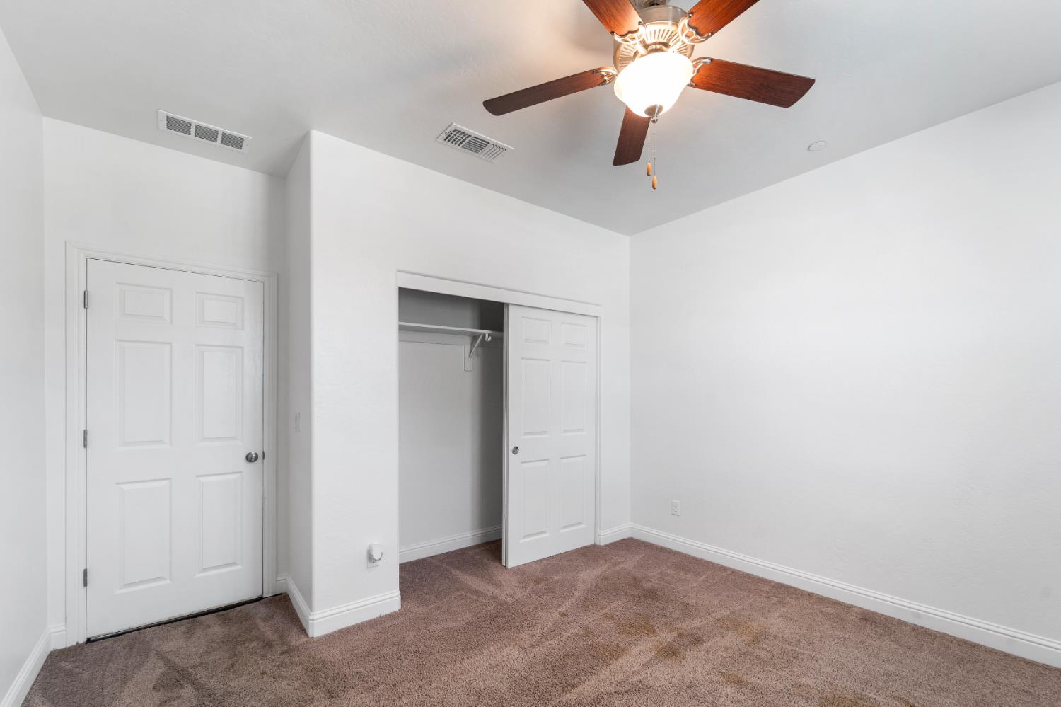 763 Howard St, Kingsburg, CA 93631