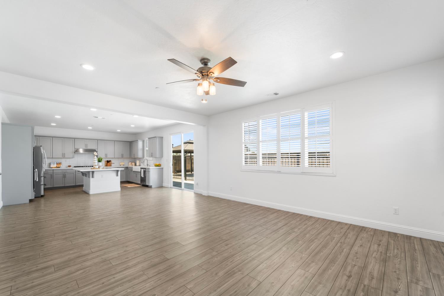 763 Howard St, Kingsburg, CA 93631