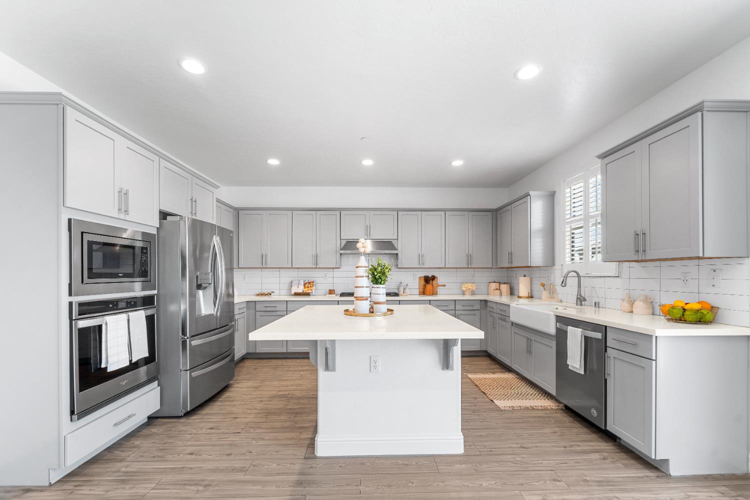 763 Howard St, Kingsburg, CA 93631