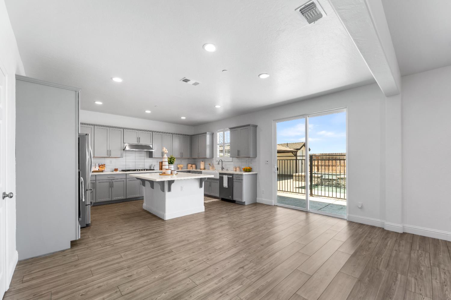 763 Howard St, Kingsburg, CA 93631