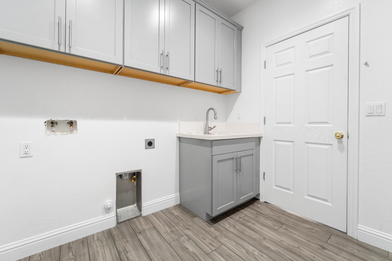 763 Howard St, Kingsburg, CA 93631