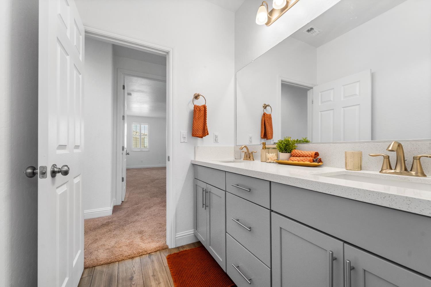 763 Howard St, Kingsburg, CA 93631