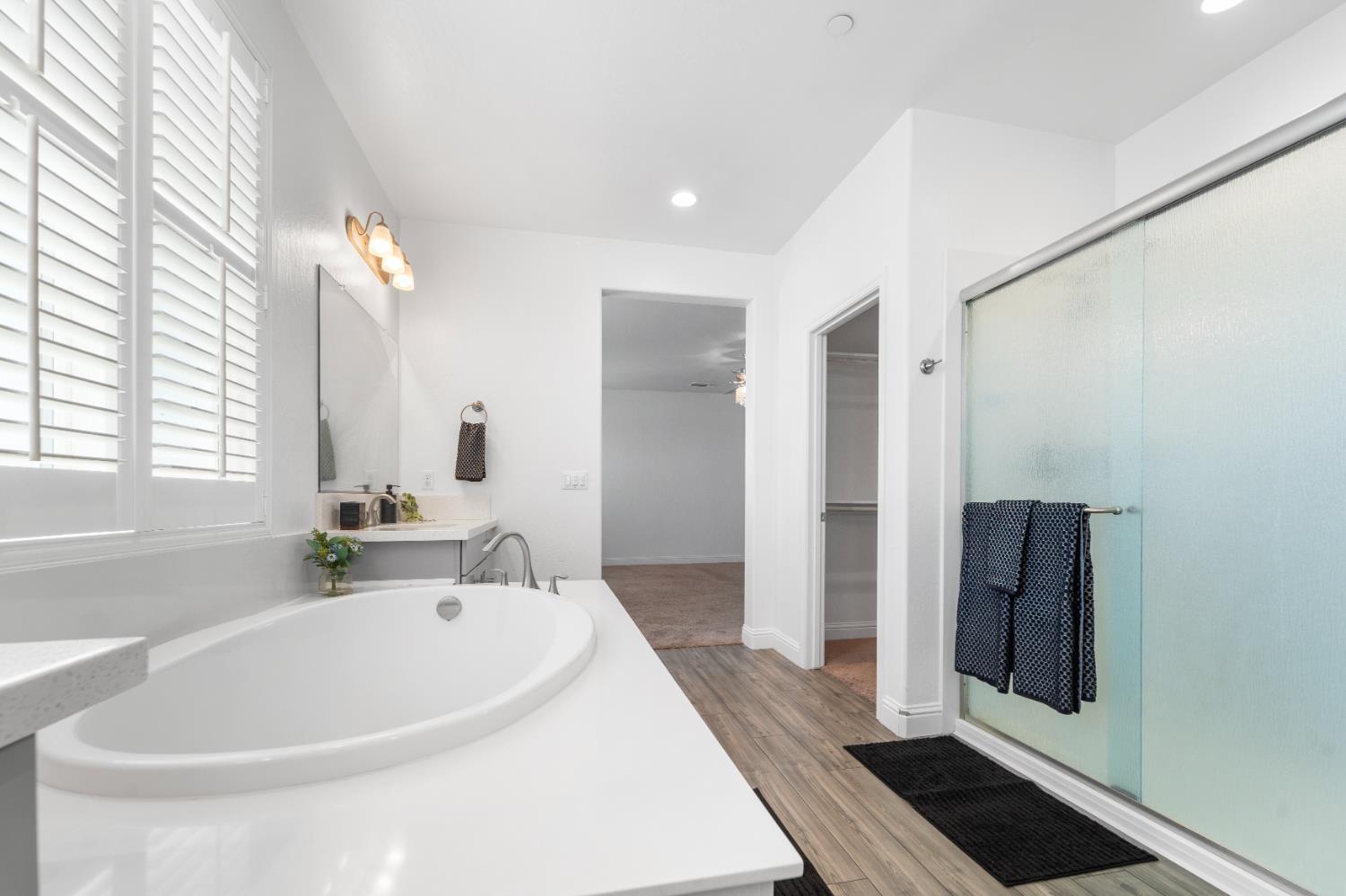 763 Howard St, Kingsburg, CA 93631