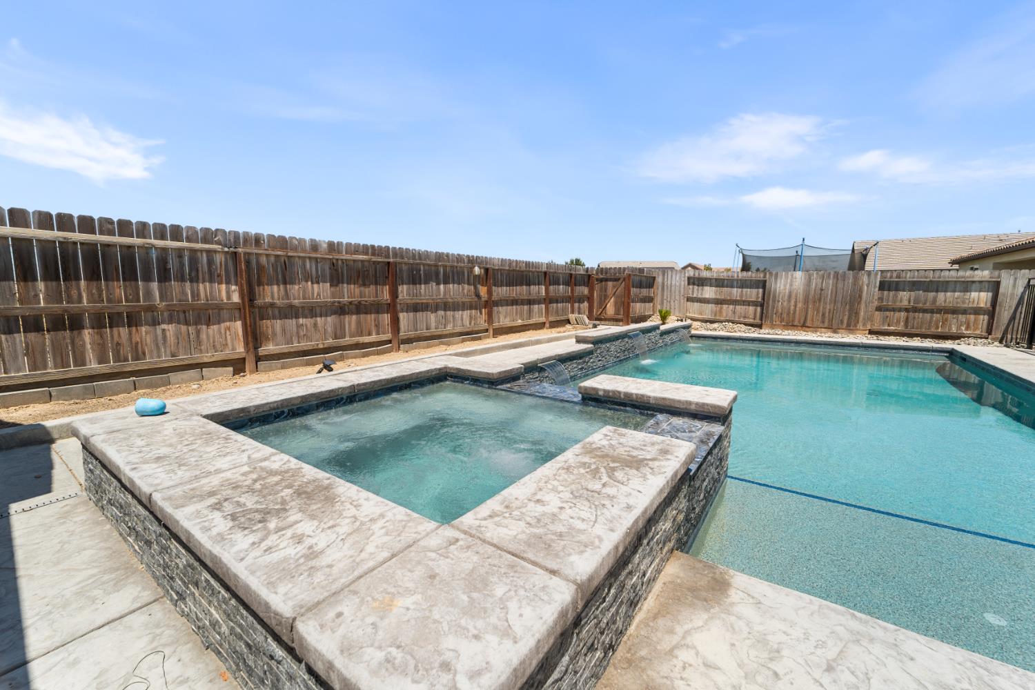 763 Howard St, Kingsburg, CA 93631