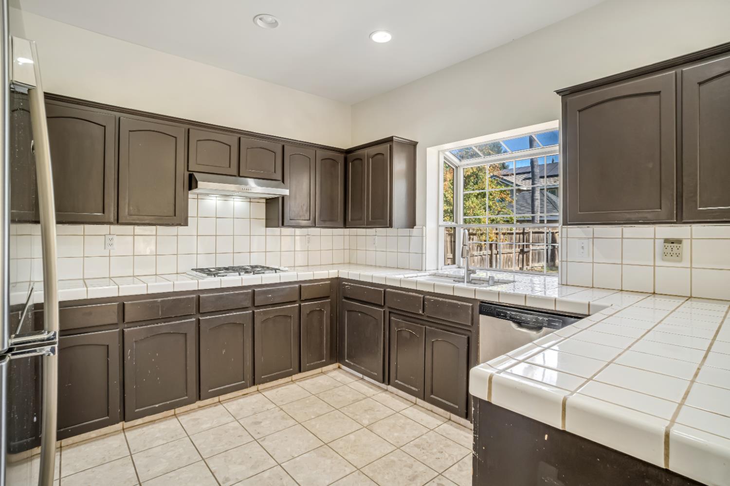2463 Twain Ave, Clovis, CA 93611