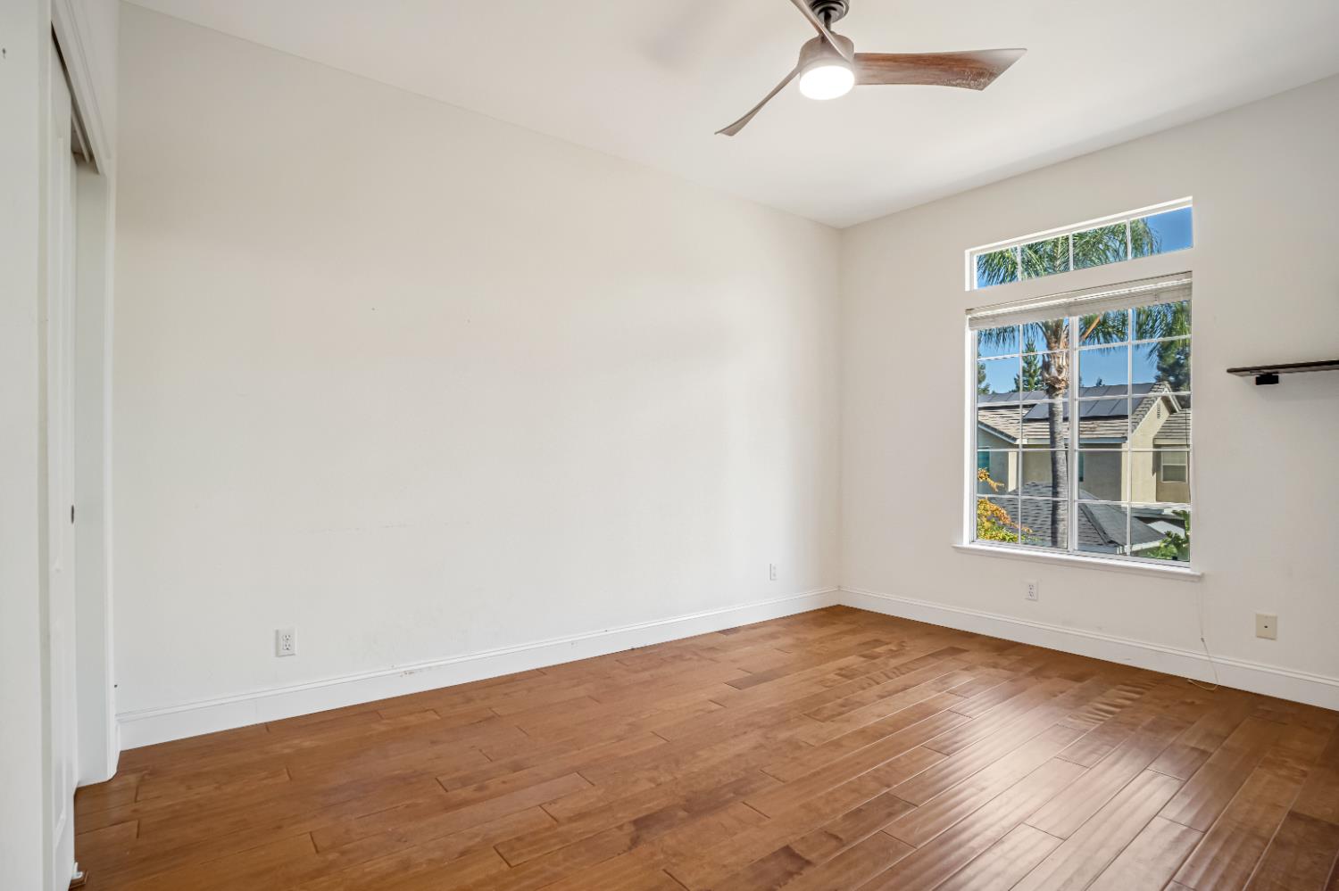 2463 Twain Ave, Clovis, CA 93611
