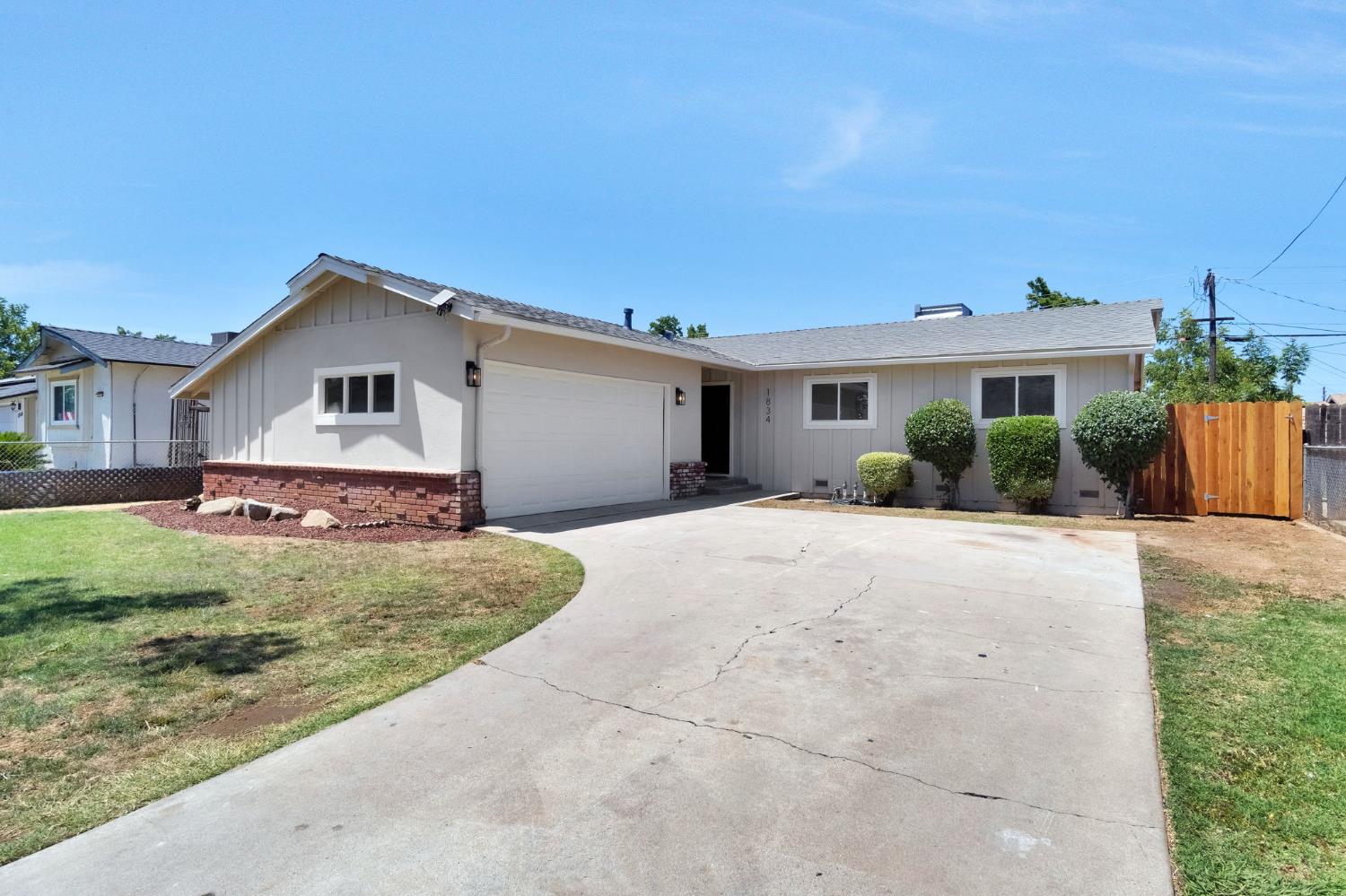 1834 S Backer Ave, Fresno, CA 93702