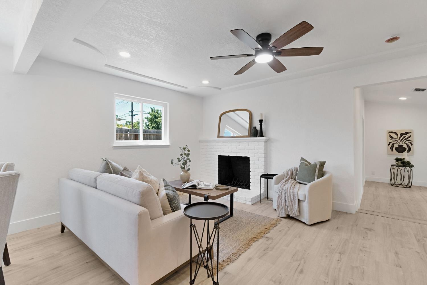 1834 S Backer Ave, Fresno, CA 93702