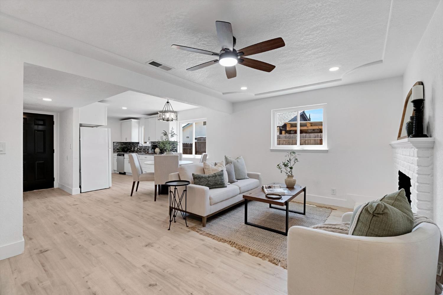 1834 S Backer Ave, Fresno, CA 93702