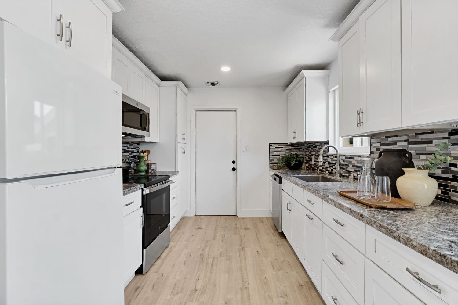 1834 S Backer Ave, Fresno, CA 93702