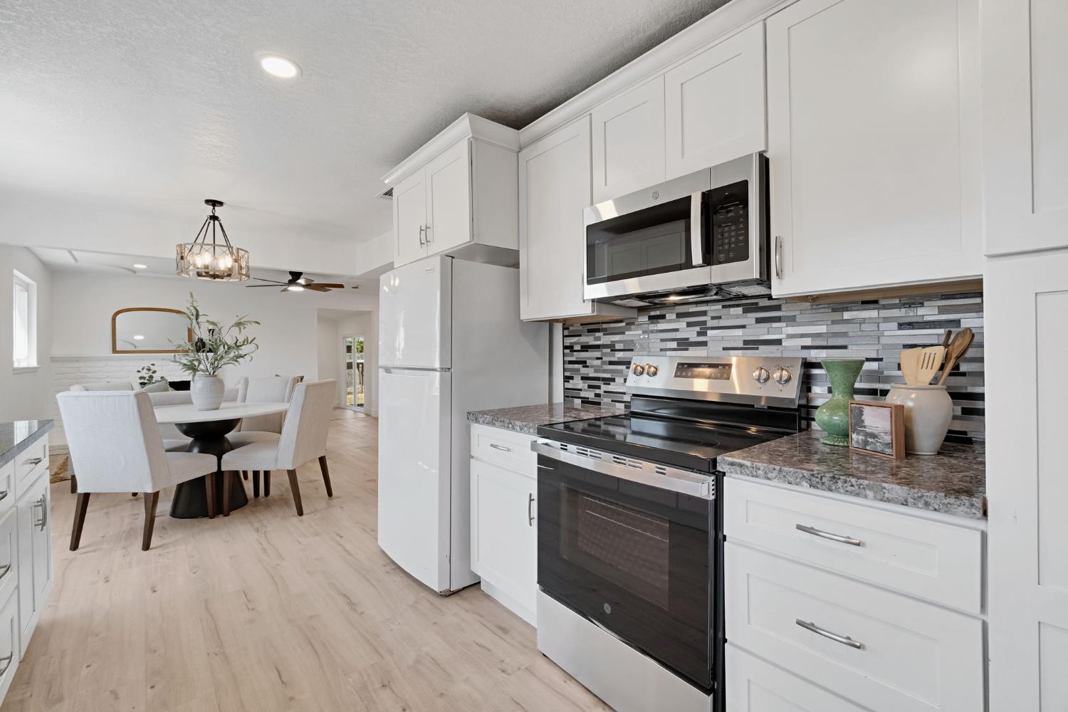 1834 S Backer Ave, Fresno, CA 93702