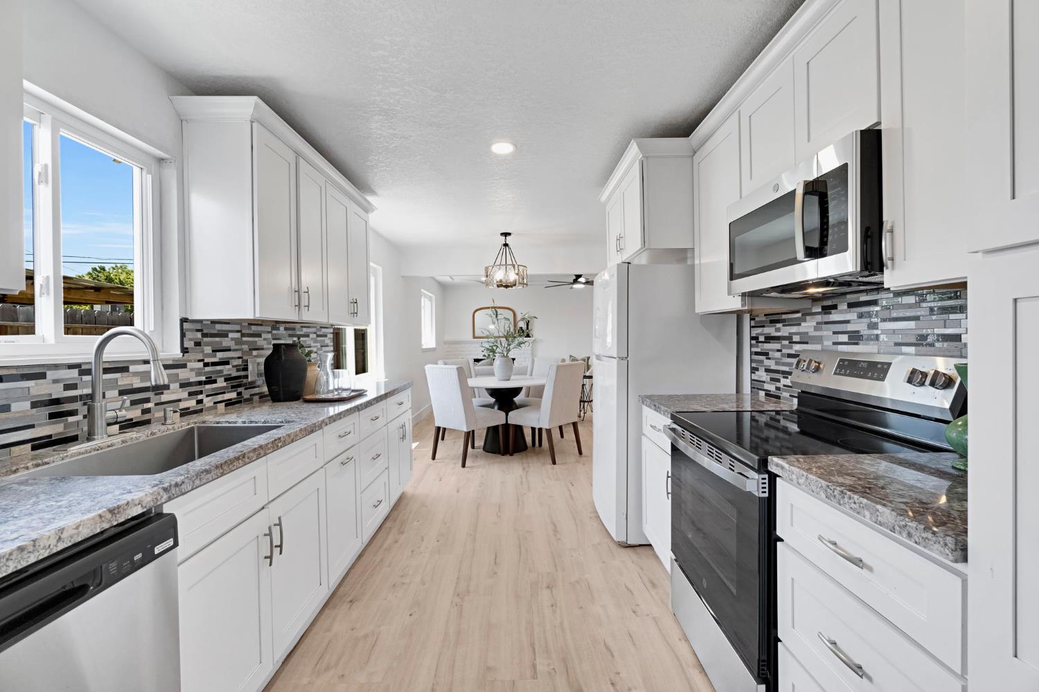 1834 S Backer Ave, Fresno, CA 93702