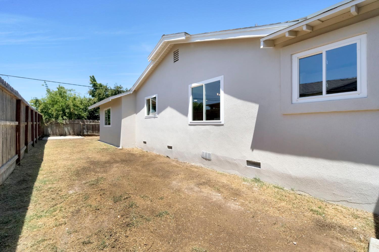 1834 S Backer Ave, Fresno, CA 93702