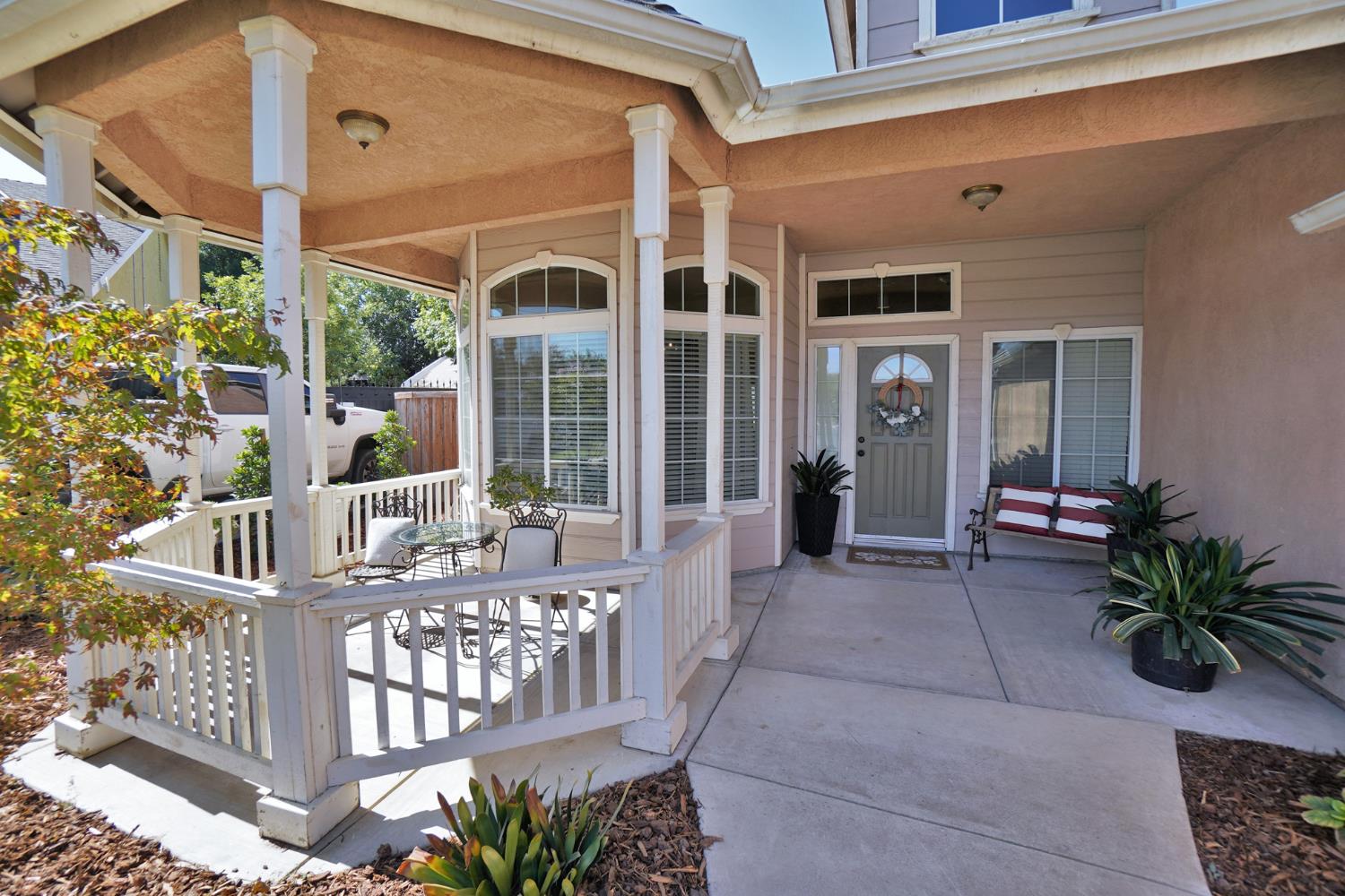 1059 W Julia Way, Hanford, CA 93230