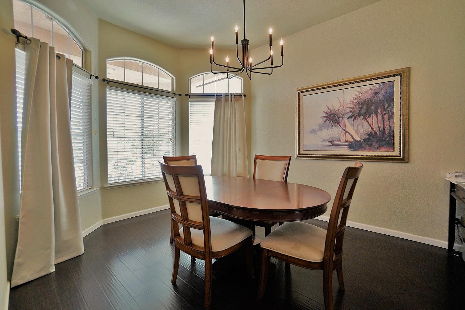 1059 W Julia Way, Hanford, CA 93230