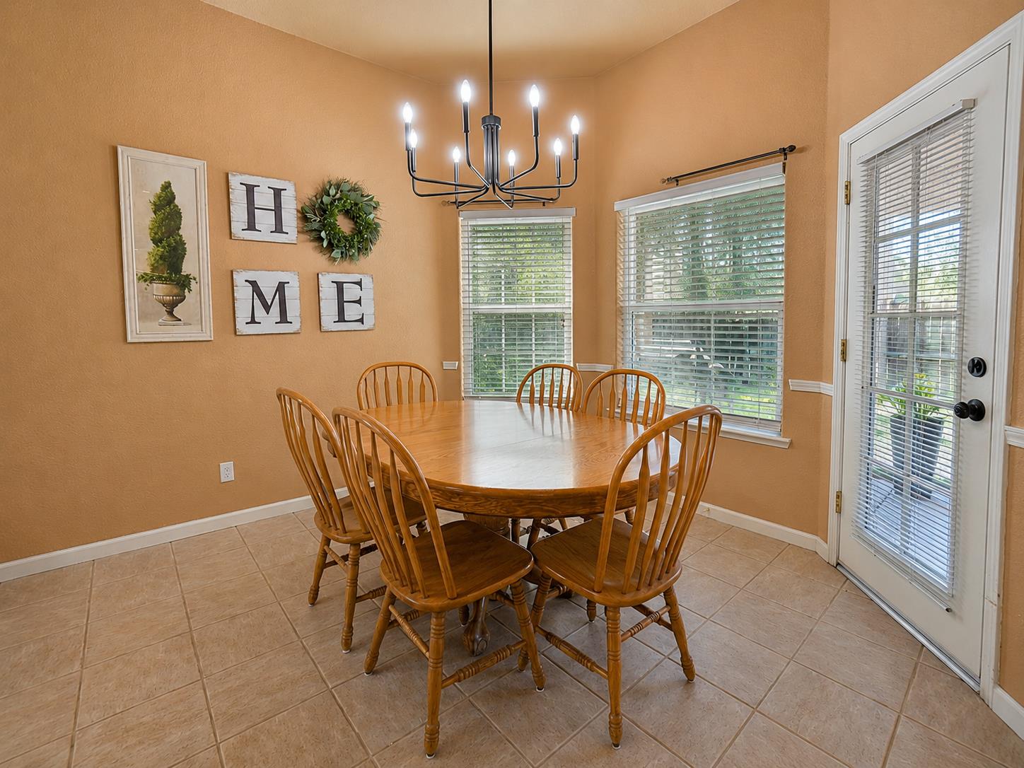 1059 W Julia Way, Hanford, CA 93230