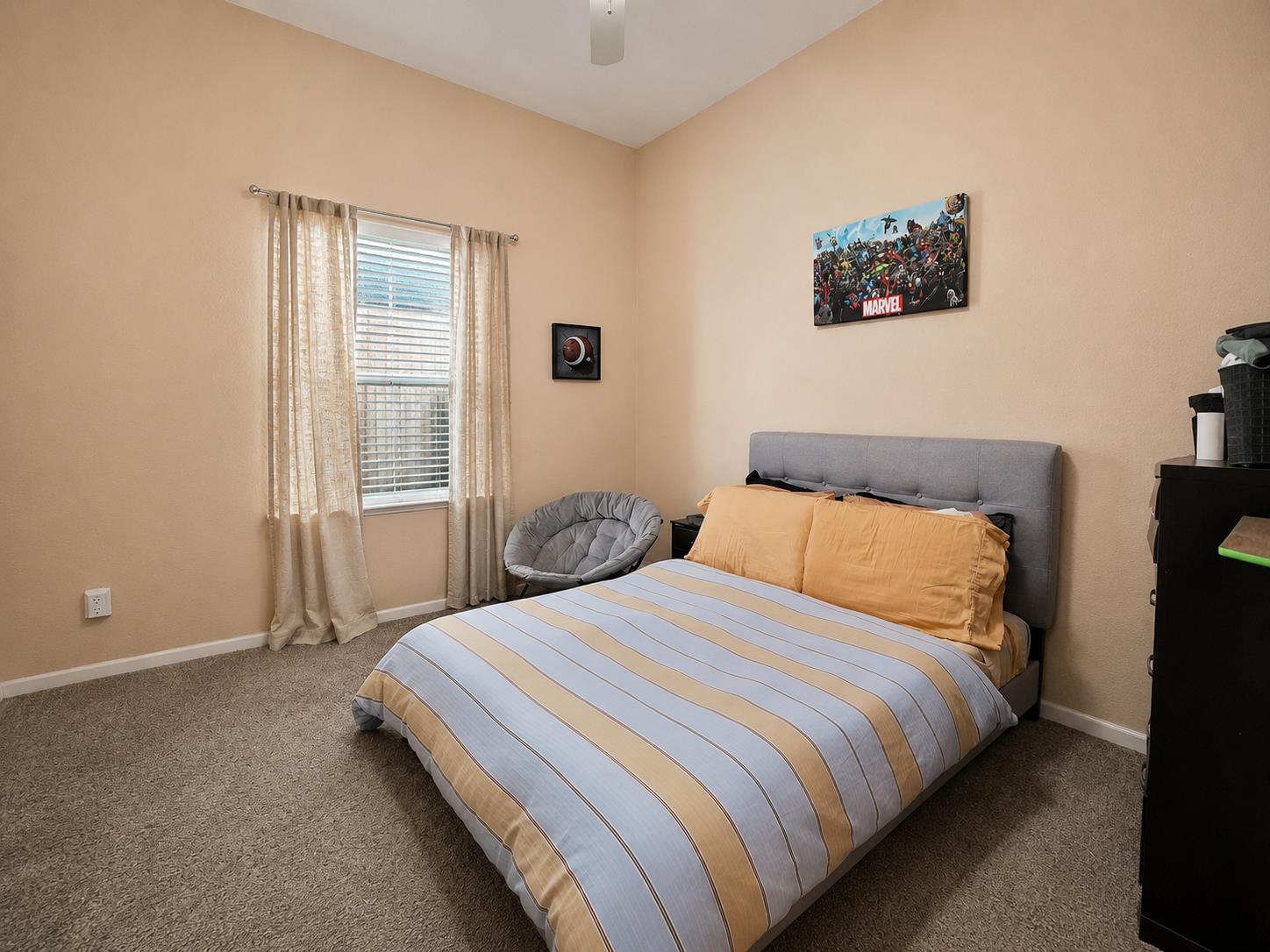 1059 W Julia Way, Hanford, CA 93230