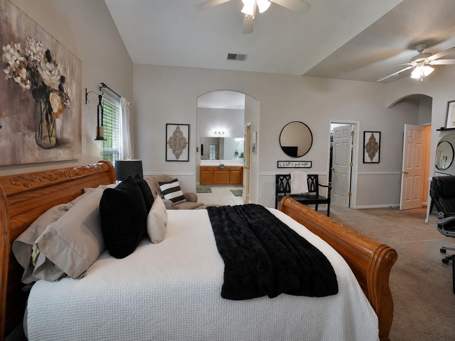1059 W Julia Way, Hanford, CA 93230