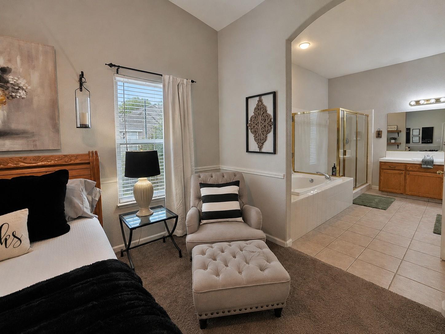 1059 W Julia Way, Hanford, CA 93230
