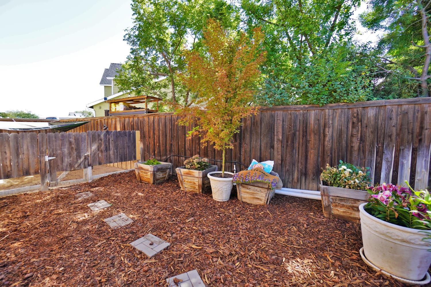 1059 W Julia Way, Hanford, CA 93230