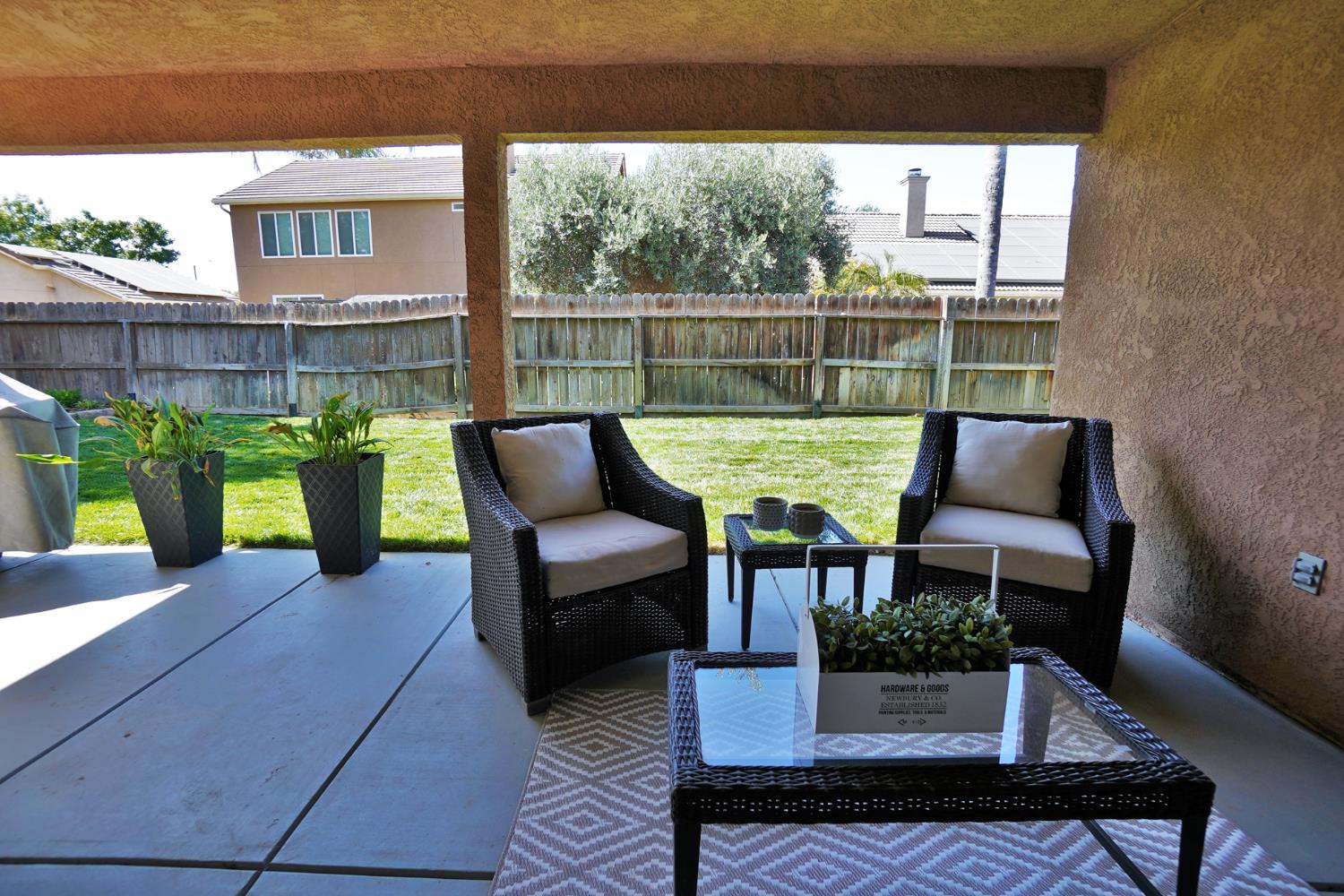 1059 W Julia Way, Hanford, CA 93230