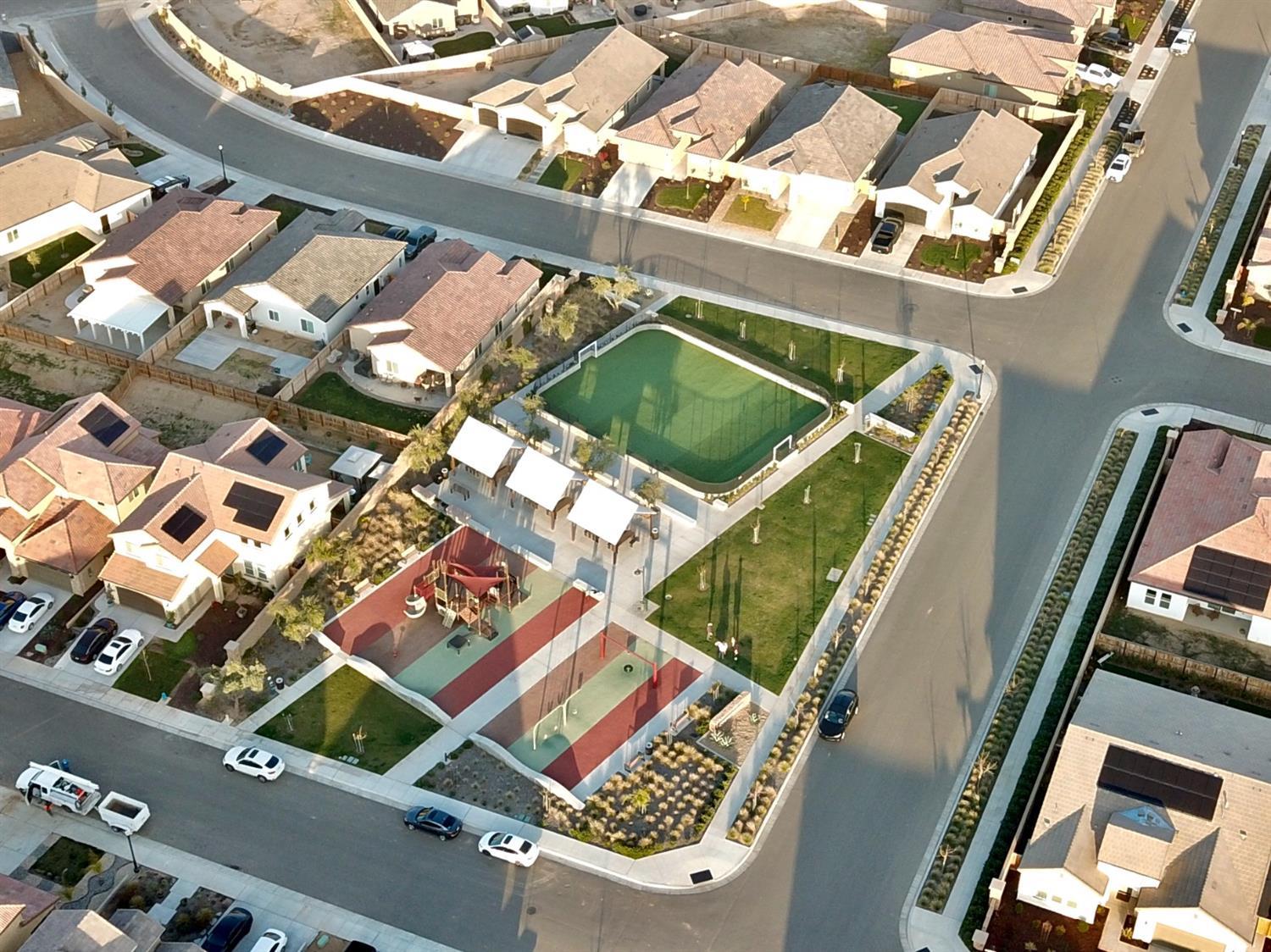 253 Peters Ln S, Madera, CA 93636