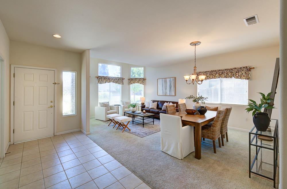 2671 Rall Ave, Clovis, CA 93611