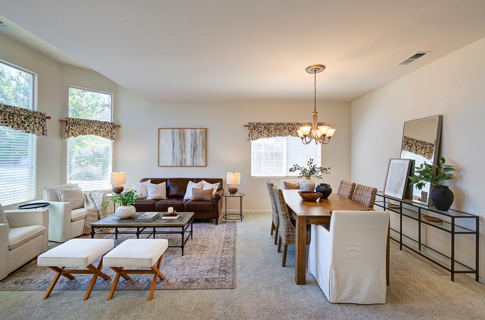 2671 Rall Ave, Clovis, CA 93611