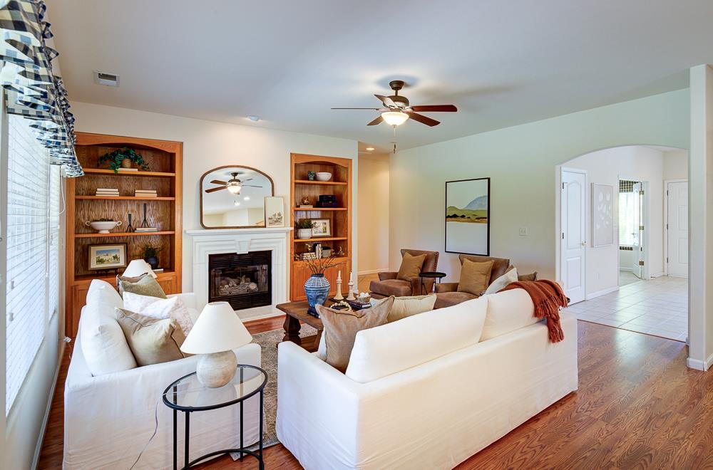 2671 Rall Ave, Clovis, CA 93611