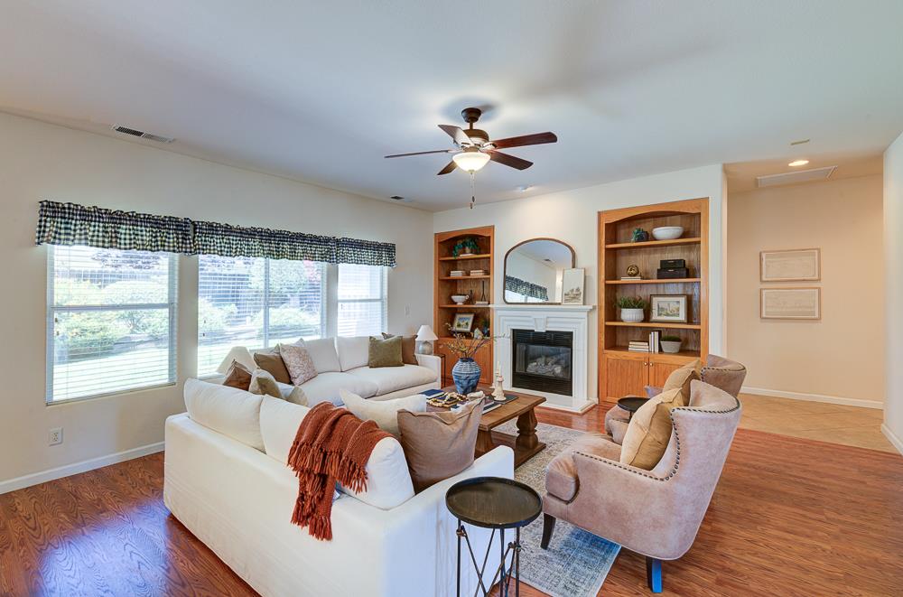 2671 Rall Ave, Clovis, CA 93611