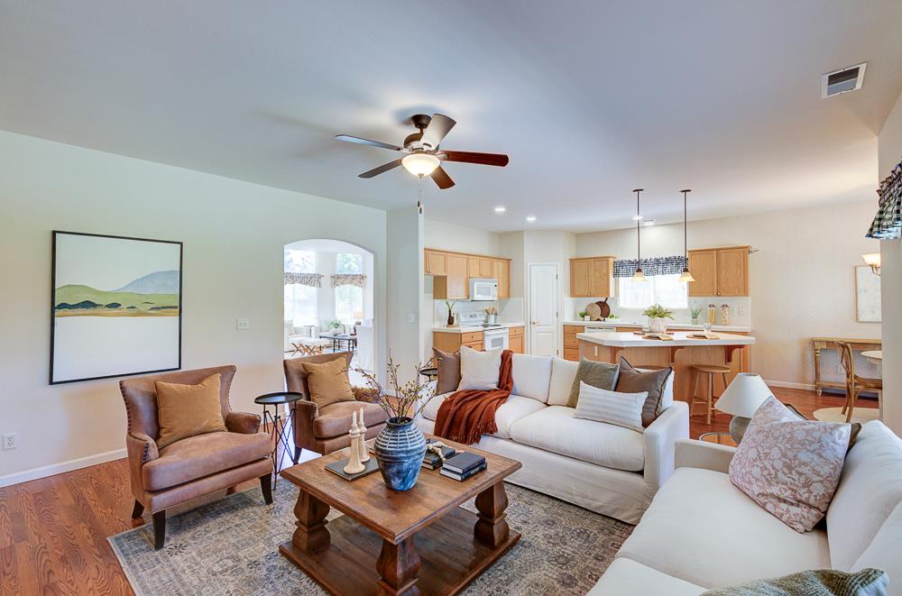 2671 Rall Ave, Clovis, CA 93611