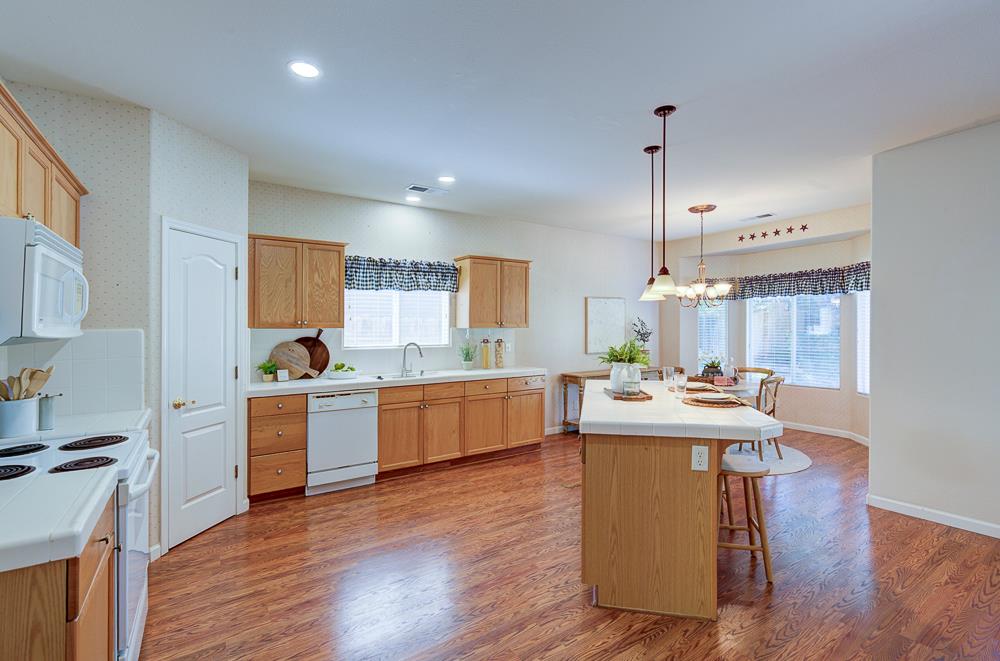 2671 Rall Ave, Clovis, CA 93611