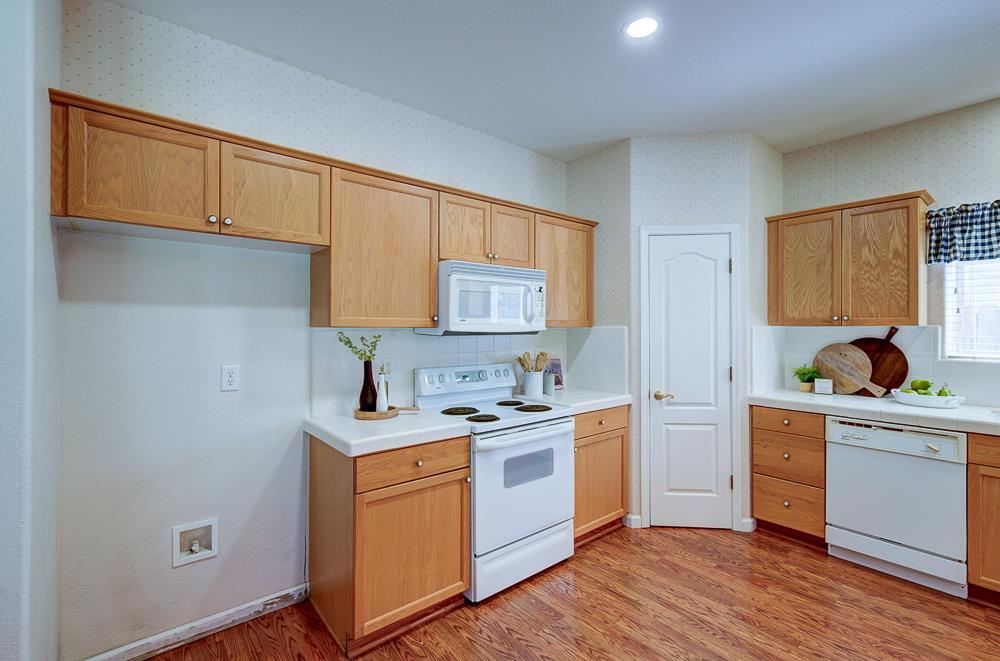 2671 Rall Ave, Clovis, CA 93611