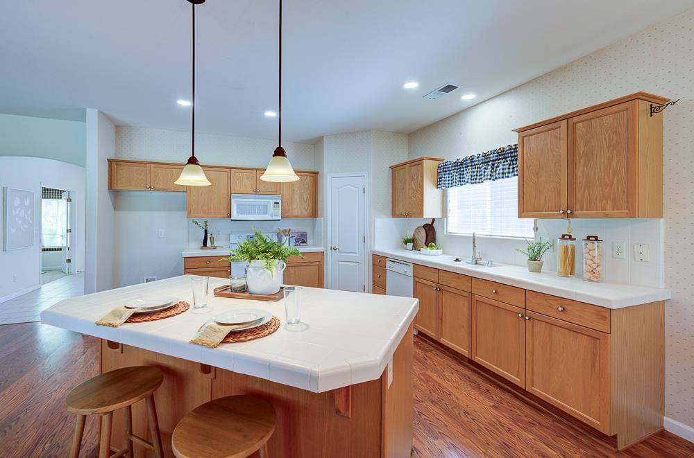 2671 Rall Ave, Clovis, CA 93611