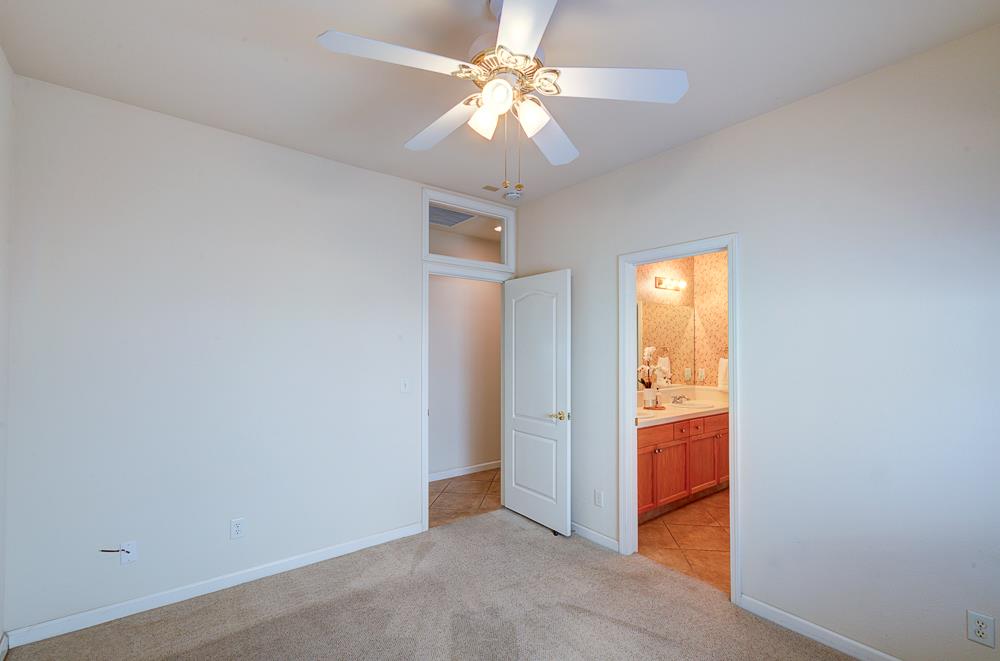 2671 Rall Ave, Clovis, CA 93611