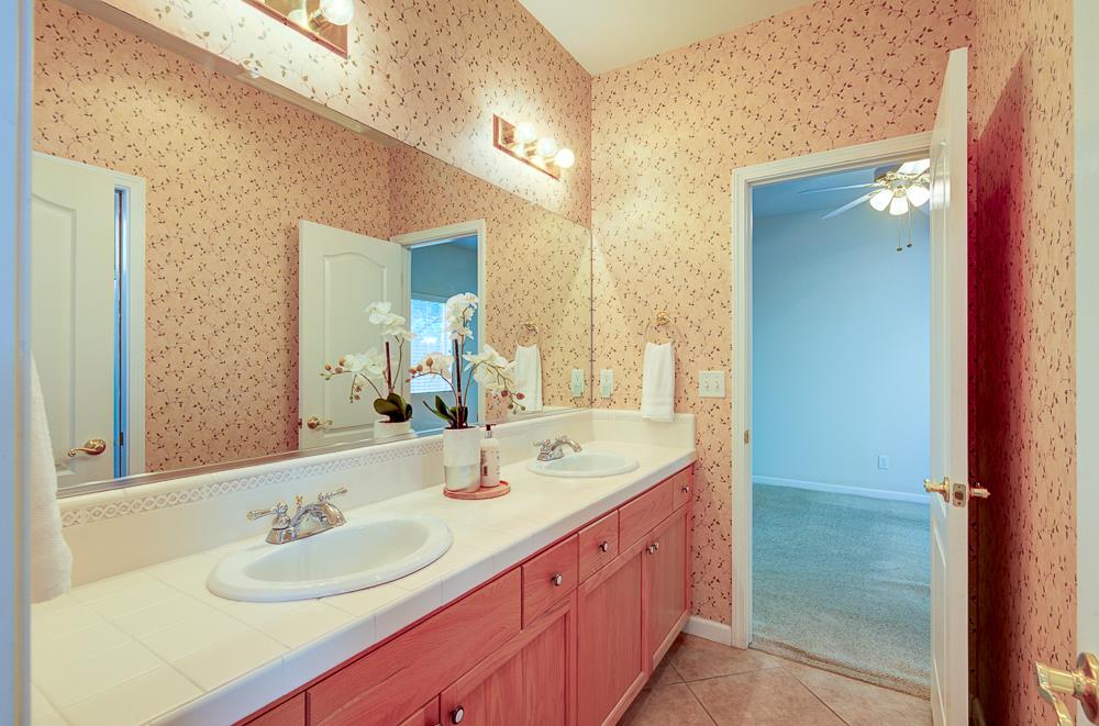 2671 Rall Ave, Clovis, CA 93611