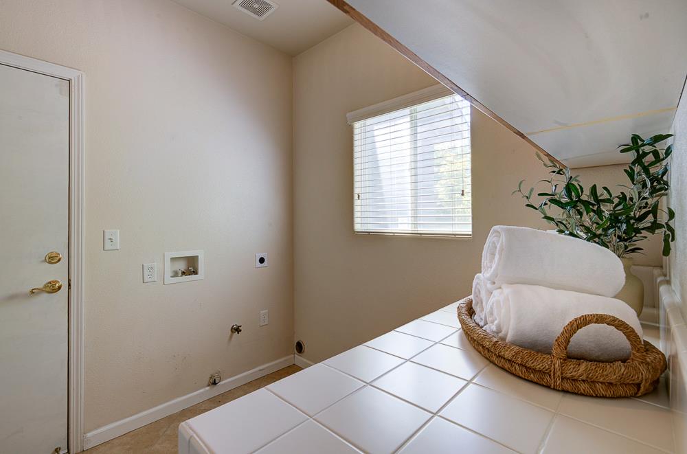 2671 Rall Ave, Clovis, CA 93611