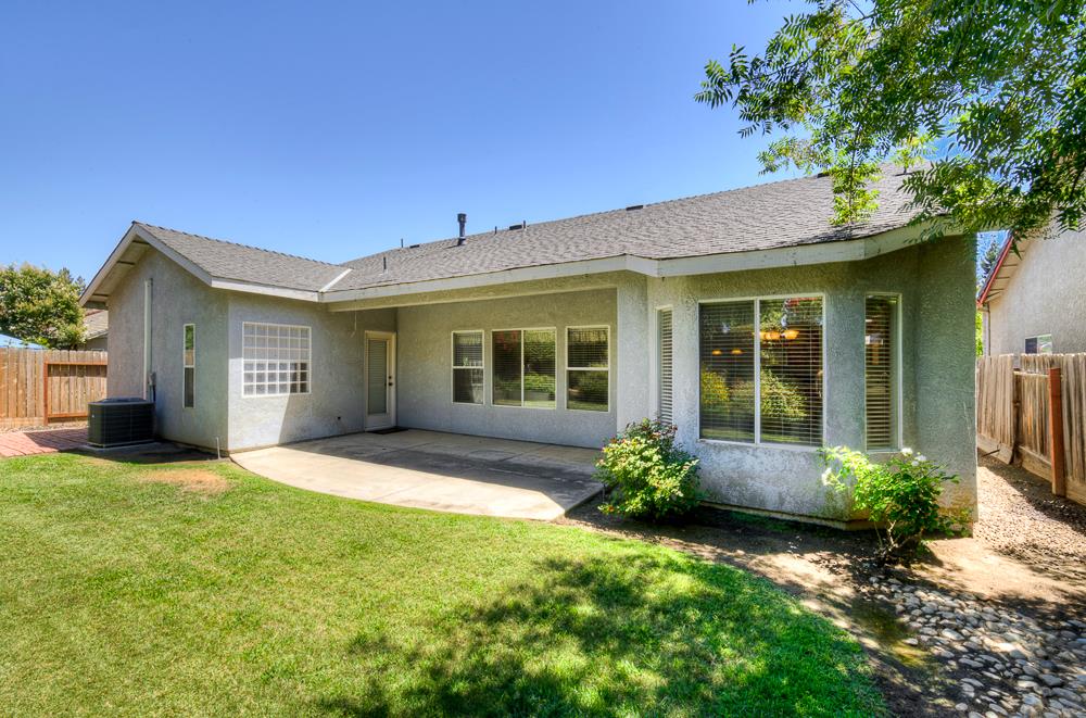 2671 Rall Ave, Clovis, CA 93611