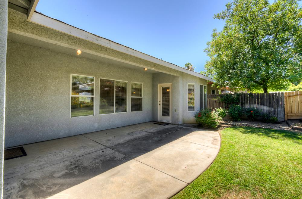 2671 Rall Ave, Clovis, CA 93611