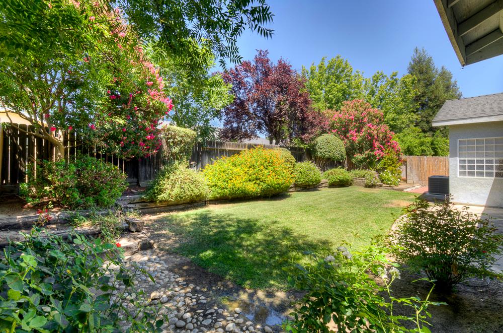 2671 Rall Ave, Clovis, CA 93611