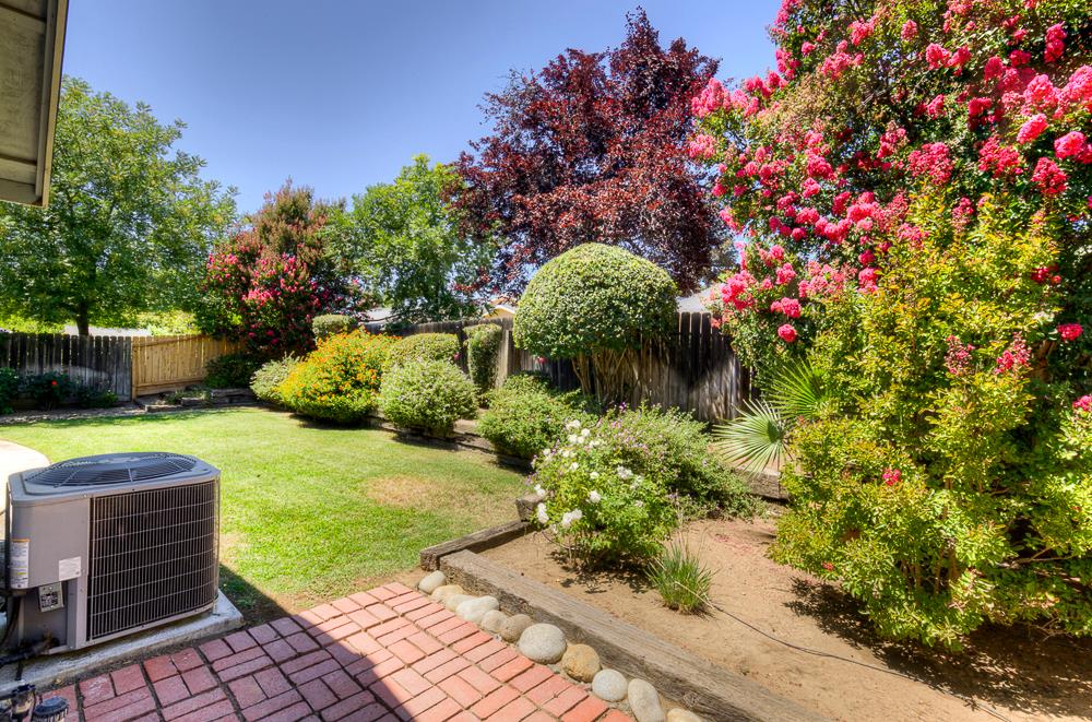 2671 Rall Ave, Clovis, CA 93611