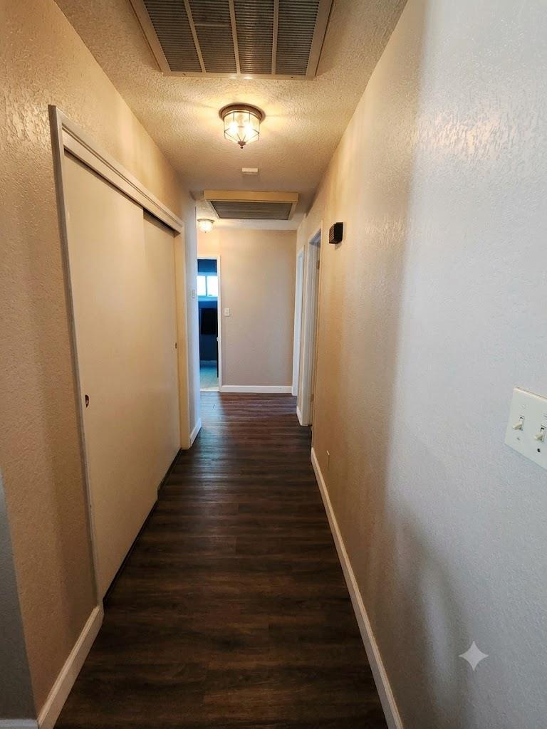 2214 Holt Ave, Sanger, CA 93657