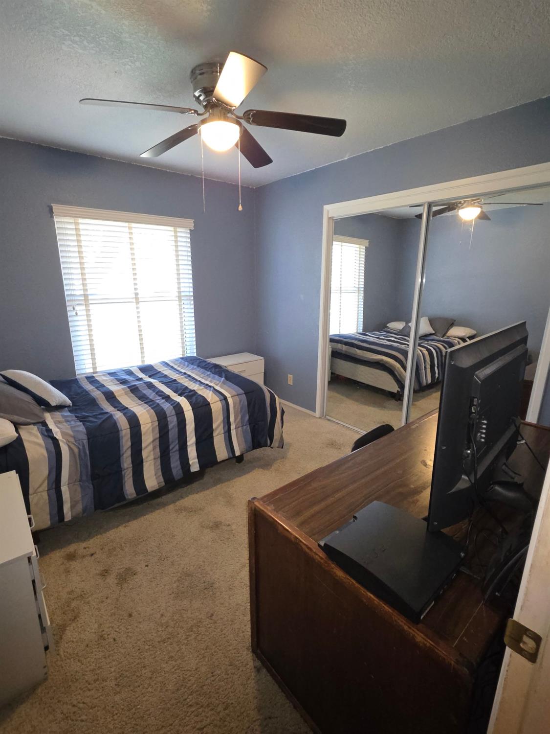 2214 Holt Ave, Sanger, CA 93657