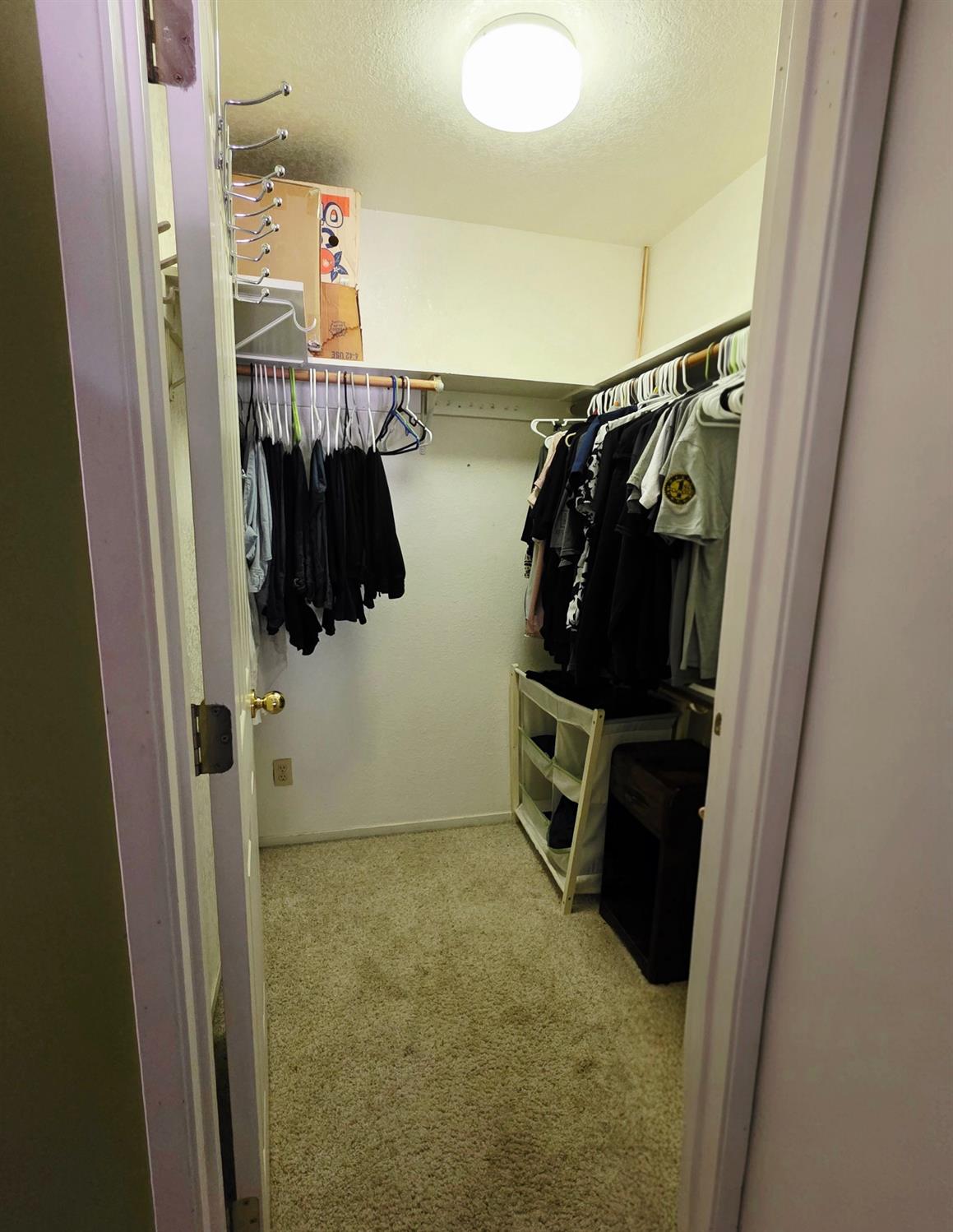 2214 Holt Ave, Sanger, CA 93657