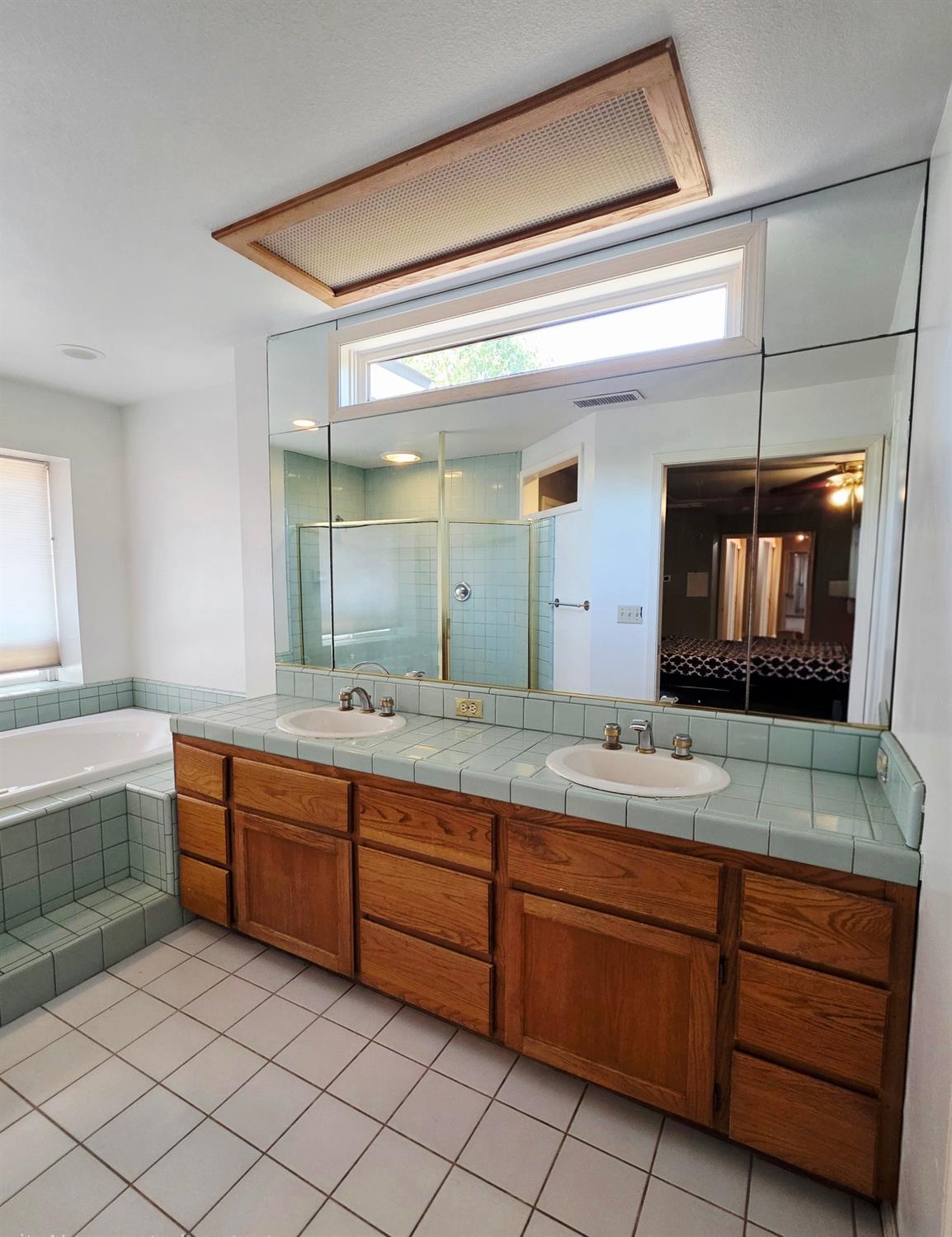 2214 Holt Ave, Sanger, CA 93657