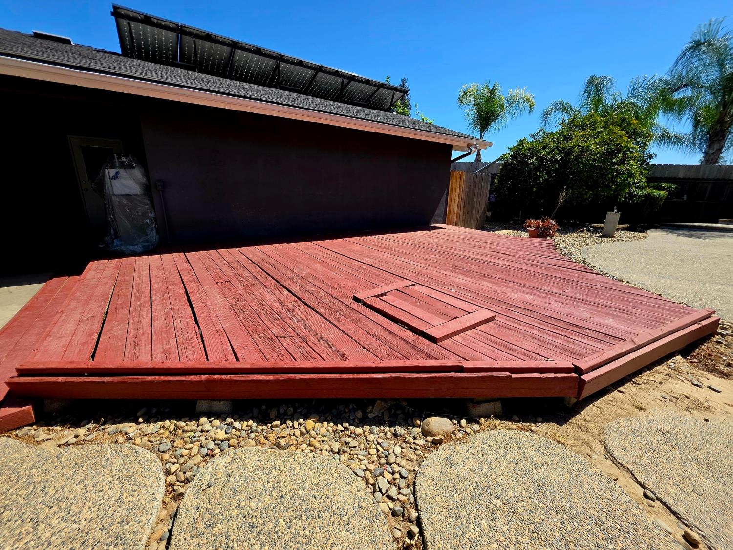 2214 Holt Ave, Sanger, CA 93657