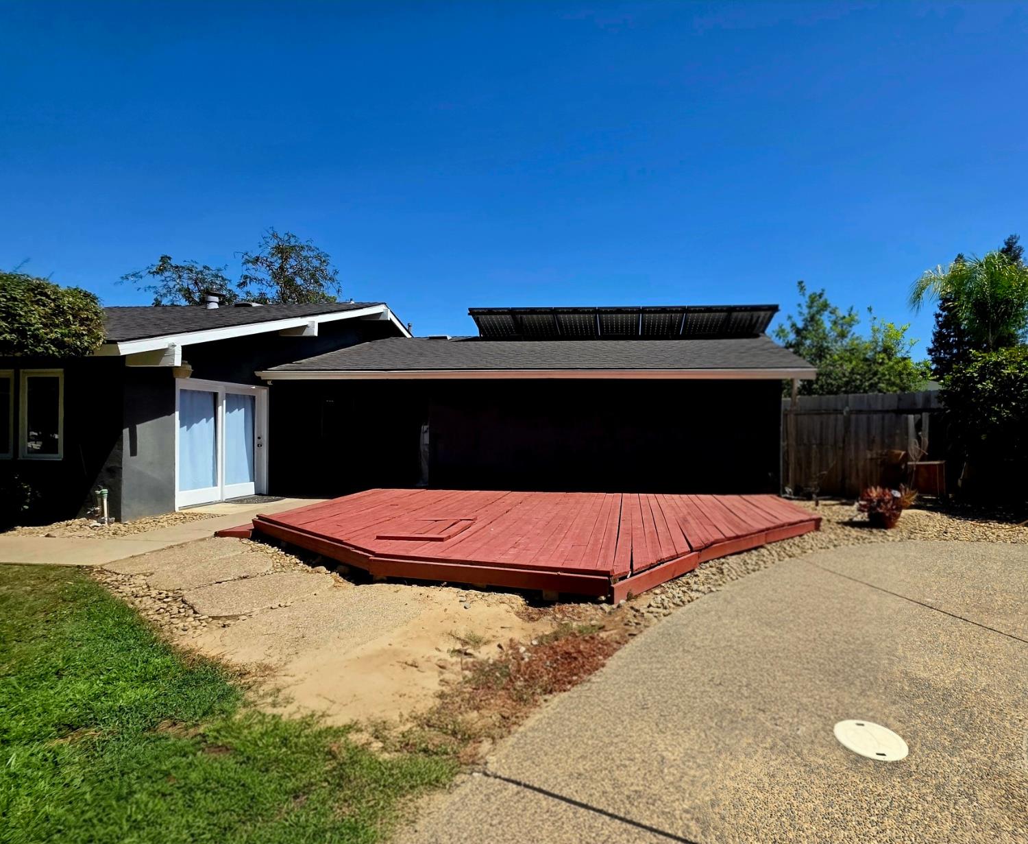 2214 Holt Ave, Sanger, CA 93657