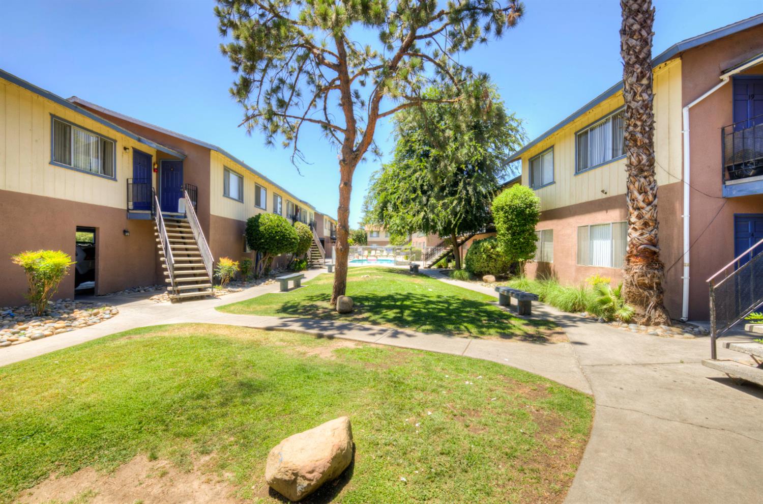 615 S Demaree St, Visalia, CA 93277