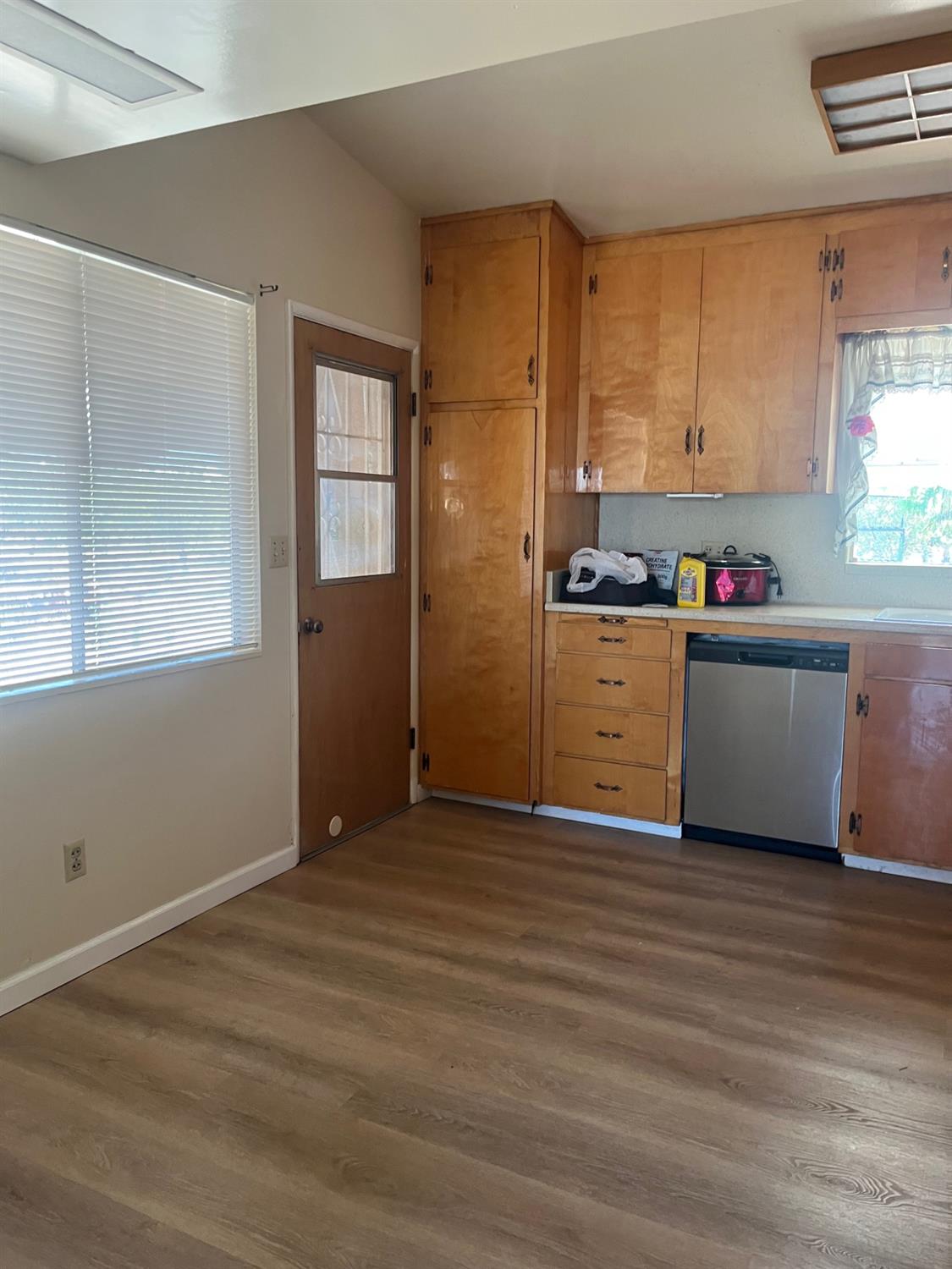 11597 S Academy Ave, Selma, CA 93662