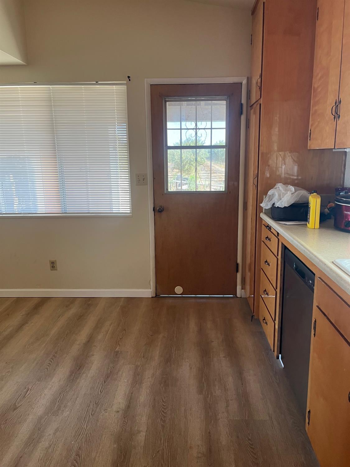 11597 S Academy Ave, Selma, CA 93662